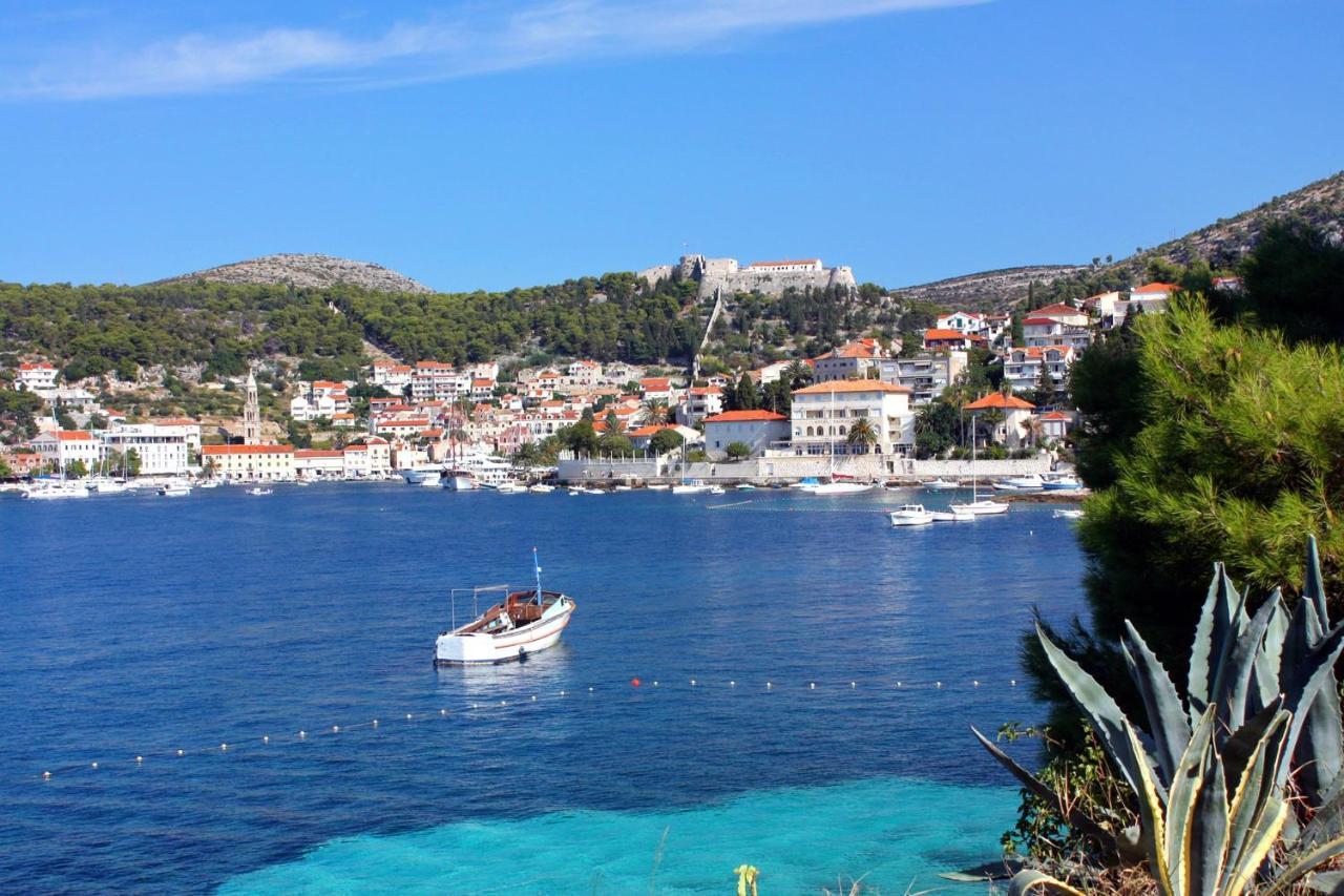 Apartments And Rooms With Parking Space Hvar - 13161 ฮวาร์ ภายนอก รูปภาพ